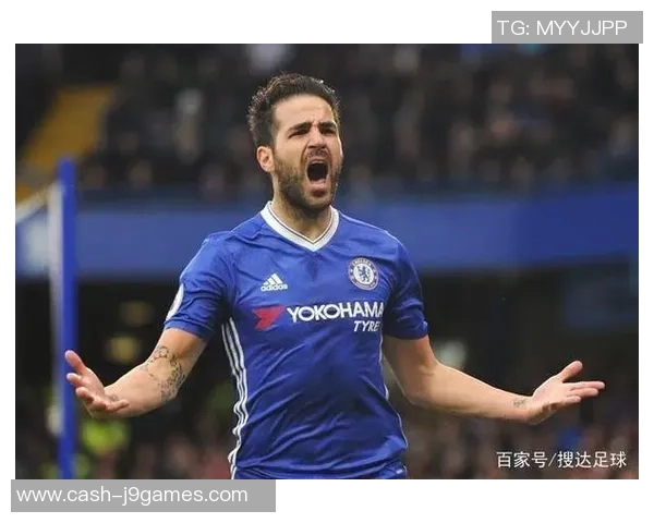 足球场上的叛徒与忠诚者之间的较量与背叛的故事